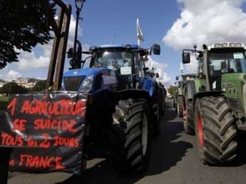 Французские фермеры  парализуют Париж