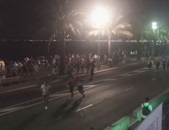 В Ницце толпу расстреляли из грузовика: 50 погибших
