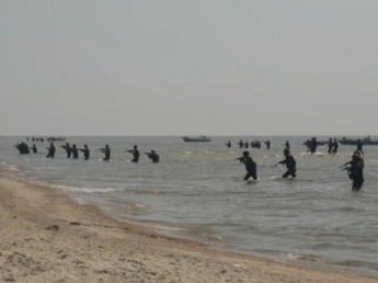 Гиви рассказал о задачах высадившегося с моря под Широкино батальона ДНР «Сомали»