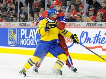 Хоккеисты молодежной сборной России проиграли финнам на Турнире четырех наций