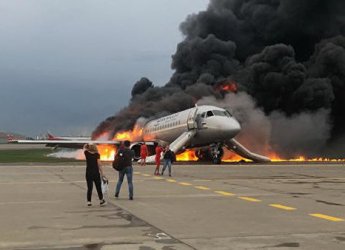 СКР обнародовал видео с горящим самолетом Superjet 100 в Шереметьево