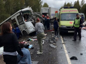 В аварии с автобусом под Ярославлем погибли 8 человек