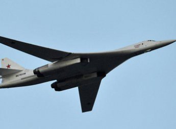 Российский Ту-160 обогнал американские истребители