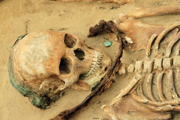 В Польше археологи вскрыли могилы «вампиров» с серпами на шее