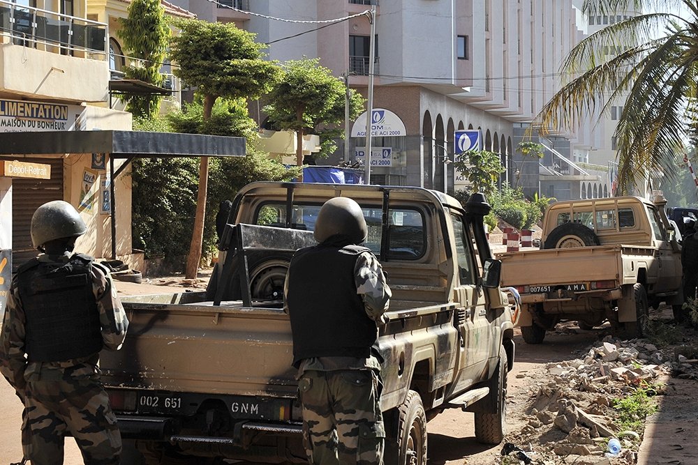 В Мали совершено нападение на гостиницу Radisson Blu (обновлено) - портал новостей LB.ua