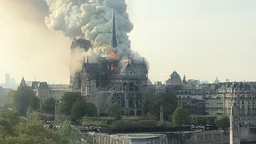16 апреля 2019 - Пожар в Париже сегодня 15 апреля: горит собор Парижской Богоматери — знаменитый Нотр-Дам-де-Пари 