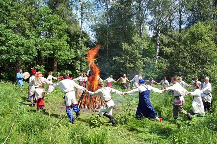 Какой сегодня праздник 1 июля 2019: церковный праздник Ярилин день или Макушка лета отмечают в России 