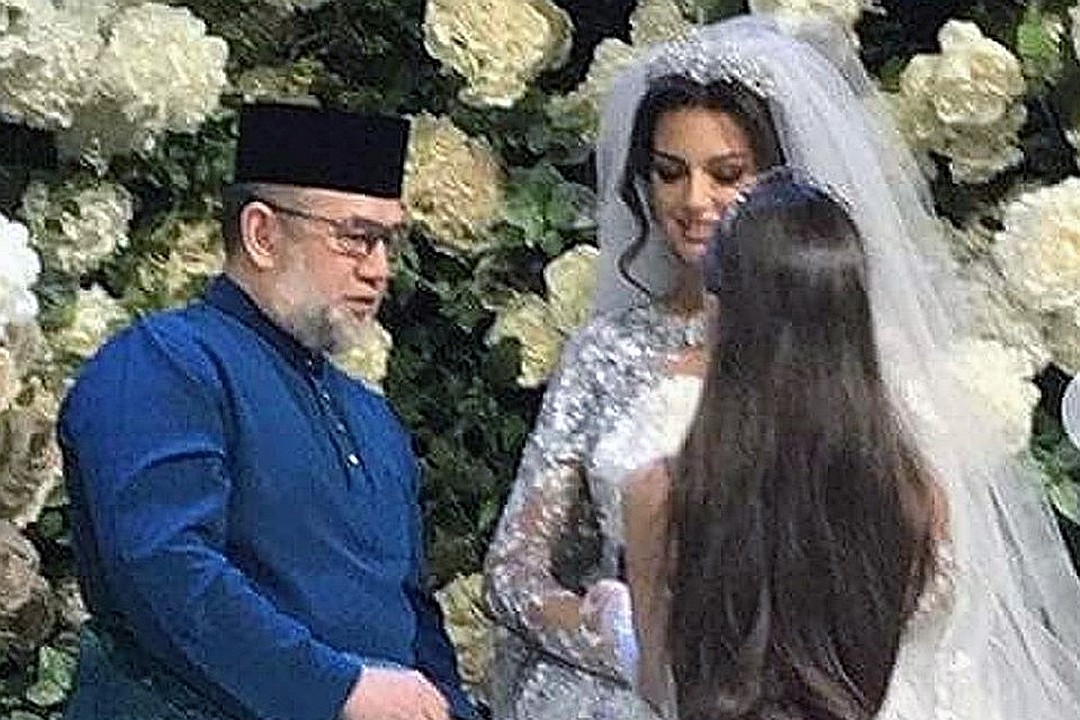 «Мисс Москва» и отрекшийся король Малайзии разводятся после двух месяцев брака