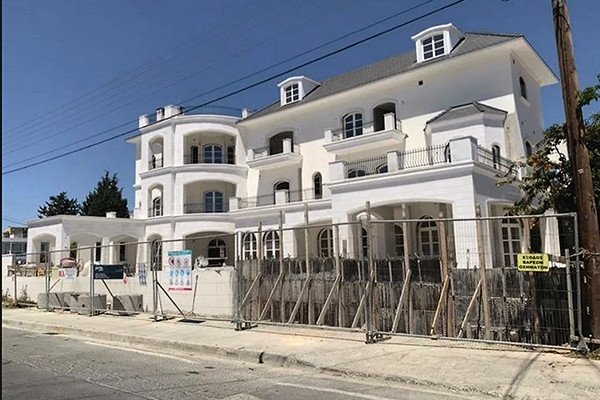 Фото замка Пугачевой и Галкина на Кипре появились в Сети	