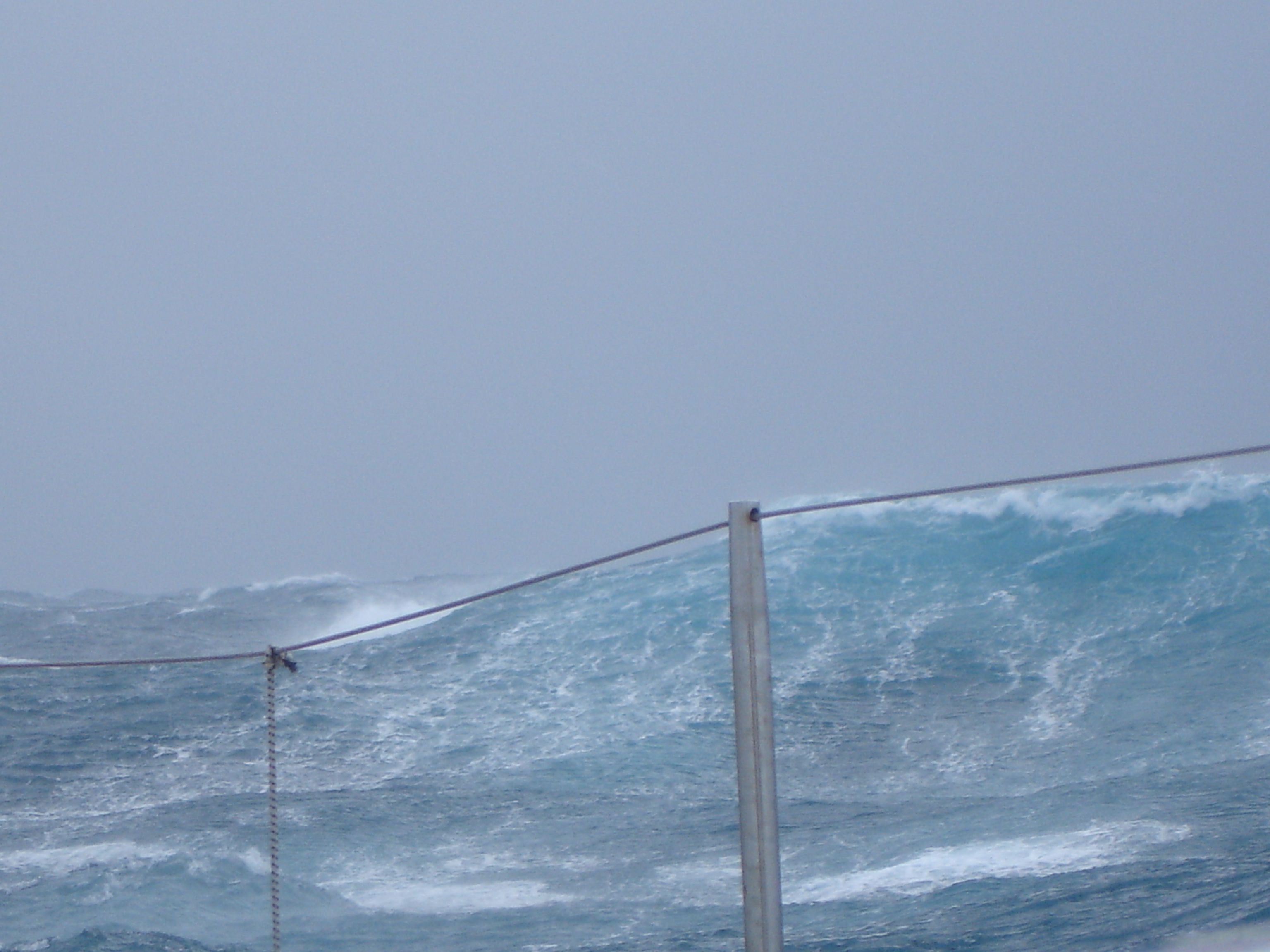 Федор Конюхов пережил на весельной лодке 12-бальный шторм: жуткое видео из океана приводит в ужас