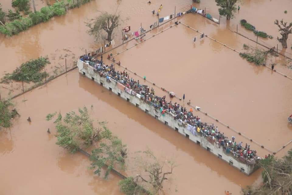 Ужасная катастрофа в Африке унесла тысячи жизней (ФОТО, ВИДЕО)
