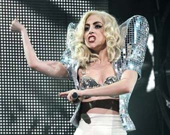 Леди Гага подает в суд на русскую студентку