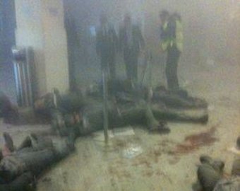 Теракт в Домодедово : В зал прилета вошел человек с криком «Я вас сейчас всех убью!»