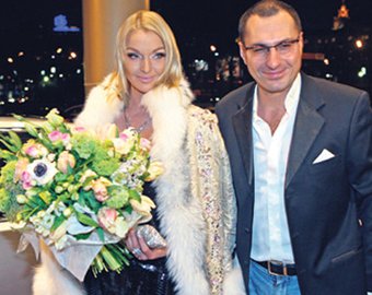 Волочкова рассказала, почему до сих пор живёт с бывшим мужем