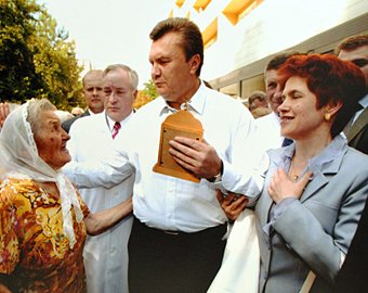 Людмила Янукович, первая леди Украины: «Виктор сразу же покорил нашу строгую семью»