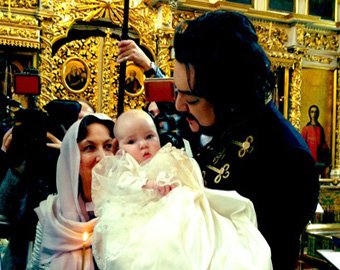 Life News публикует полное видео крестин дочки Киркорова