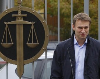 Кремль и Навальный обменялись сигналами. Эксперты о приговоре оппозиционеру