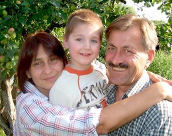 Второй шанс. После смерти родного сына москвичи усыновили сироту