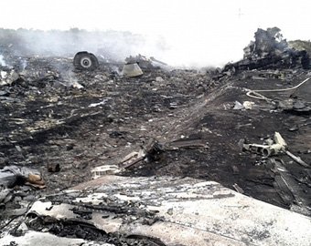 Очевидцы катастрофы малайзийского "Боинга": Упади самолет на сто метров ближе — жертв было бы в два раза больше
