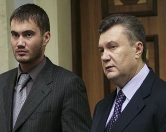 Александр Янукович: "Похоронили брата в Севастополе, потому что мать теперь живет в Крыму…"