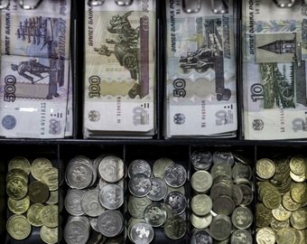 Россияне в кризис: сбережения потратили, но без работы не остались