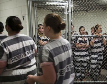 Бывшие заключённые рассказали об изнасилованиях в женских тюрьмах США