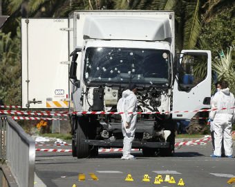 Русские туристы в Ницце: Грузовик террориста стоял на набережной задолго до салюта