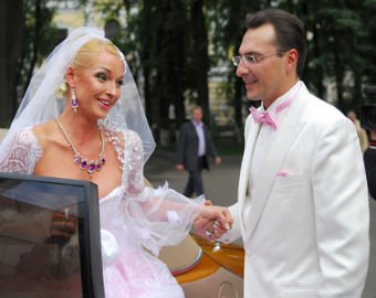 Бывший муж задолжал Анастасии Волочковой три миллиона долларов