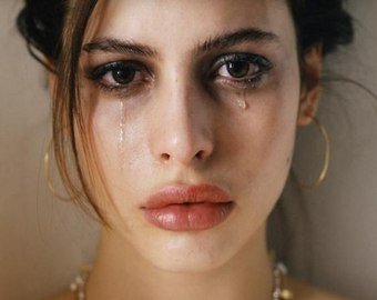 Не реви: почему мужчины боятся женских слез