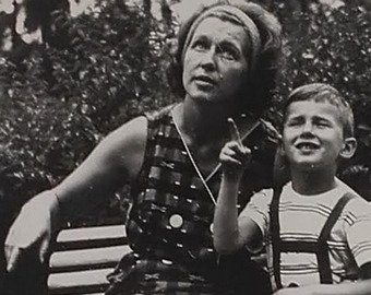 «Родственников мамы покарал бог»: откровенное интервью сына Валентины Леонтьевой