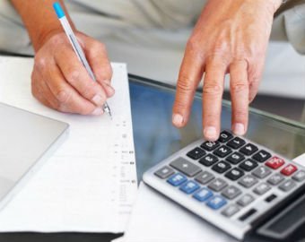 Как именно правительство отбирает пенсии у россиян