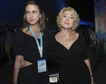 Любовь Успенская заставила себя забыть про смерть сыновей-близнецов