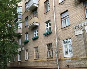 Мальчик, которого 10 лет удерживали в секс-рабстве, все это время жил недалёко от квартиры своей семьи