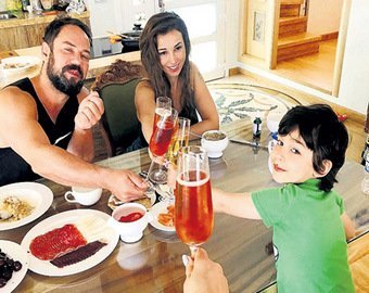 Где отдыхают наши звёзды этим морозным летом