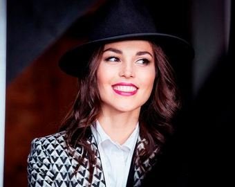 Родители жениха довели Сати Казанову до слез