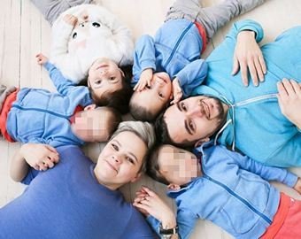 Суд лишил права опеки женщину, удалившую грудь и писавшую блог от имени трансгендера