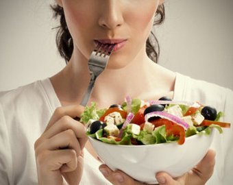 Диетолог Джеймс Пейнтер: "Проглотил жвачку — считай, что овощной шот опрокинул"