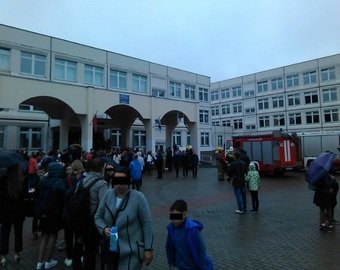 "Ждал этого три года": первые секунды нападения девятиклассника на школу