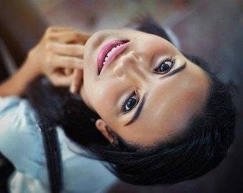 5 ЧЕРТ, БЛАГОДАРЯ КОТОРЫМ ВЫ БУДЕТЕ ВЫГЛЯДЕТЬ МОЛОЖЕ