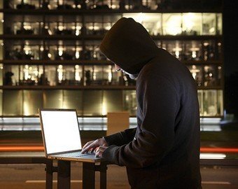 Центробанк — о волне онлайн-разводок: Мошенники переключаются с пенсионеров на молодежь и детей