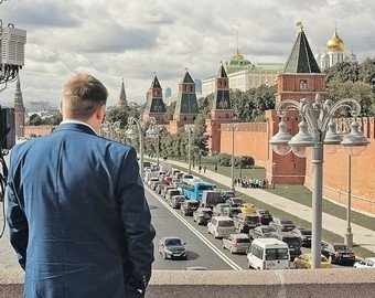 ВИП-чиновники после отставки: Суперпенсии, госдачи и охрана в придачу