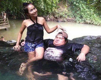 Размер не имеет значения: 120-килограммовый парень женился на девушке мечты