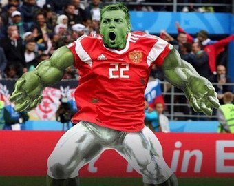 «Мальчик, водочки нам принеси, мы в 1/8 летим!»: самые смешные мемы о сборной РФ