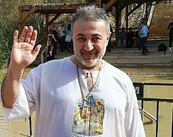 На похоронах убитого тремя сестрами отца заявили о пропаже денег