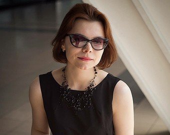 «Как змея вползла в доверие к Степаненко»: 29-летняя помощница юмориста сначала помогала его жене