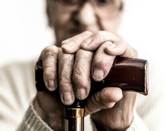 Битое старичье: правда о семейном насилии над пожилыми в России