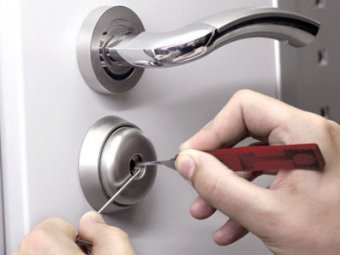 Вскрытие замков: когда нужно звонить мастерам экстренных сервисов?