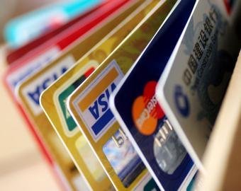 Пластиковые проблемы. Какие неприятности ждут владельца банковской карты