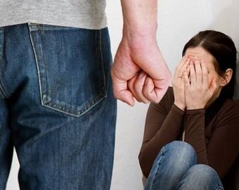 «Муж приставил к моей голове дрель, я подумала — это конец»