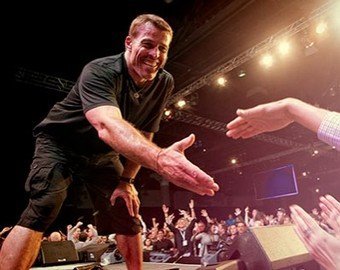 "Стань, кем хочешь, не будь бедным": за какие советы россияне платили иностранным бизнес-тренерам